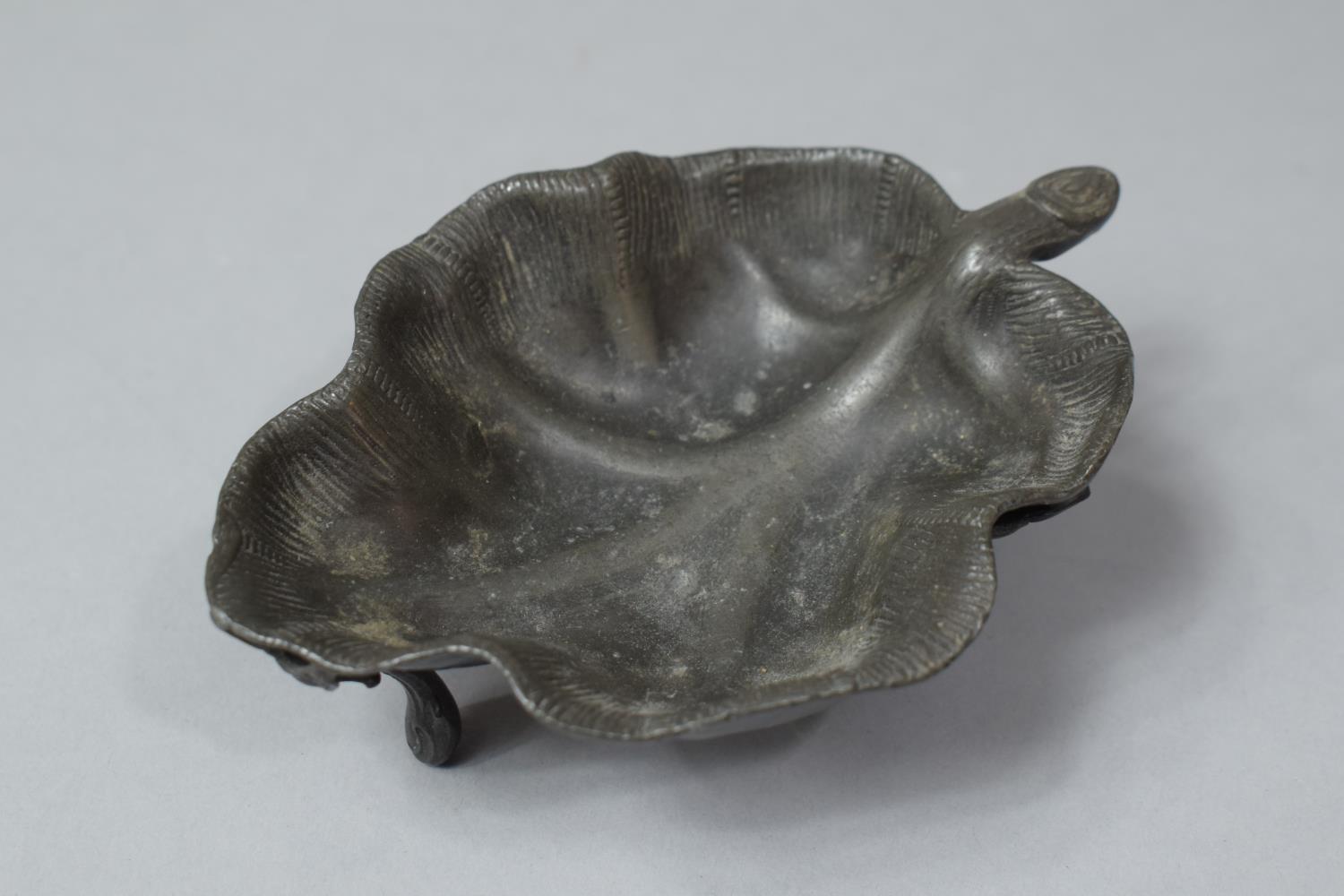 A Late 19th/Late 20th Century Oriental Pewter Novelty Dish in the Form of a Leaf on Three Scrolled - Image 3 of 5