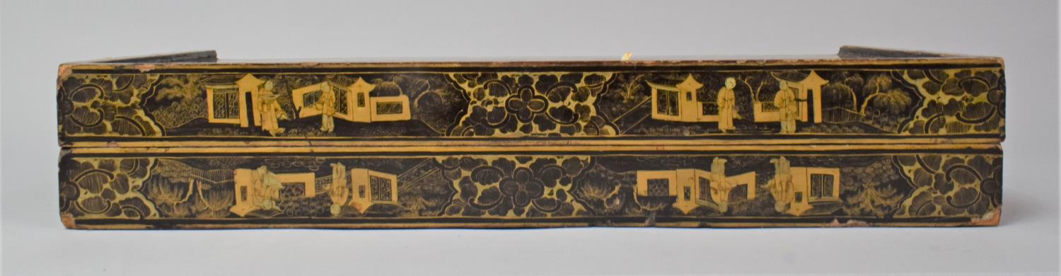 An Early 20th Century Lacquered Wooden Games Box with Chinoiserie Decoration, the Outer Surface with - Image 4 of 4