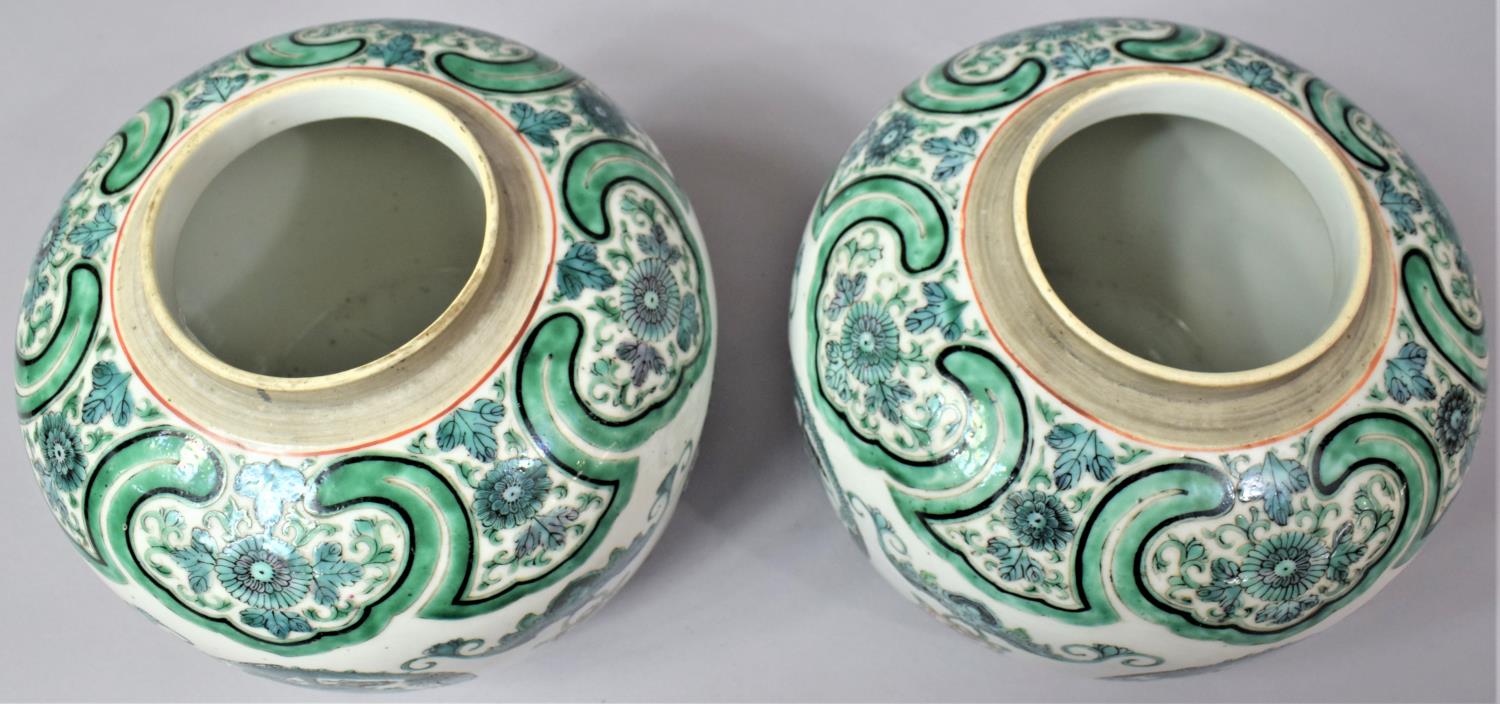 A Pair of 18th Century Chinese Famille Verte Ginger Jars Decorated with Applied Enamels Depicting - Image 8 of 10