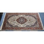 A Fine Handmade Kashan Rug, 164x90cm