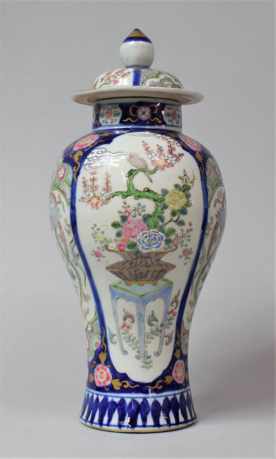 A Late 19th/Early 20th Century Chinese Lidded Vase of Balster Form Decorated Alternating Panels - Image 3 of 6