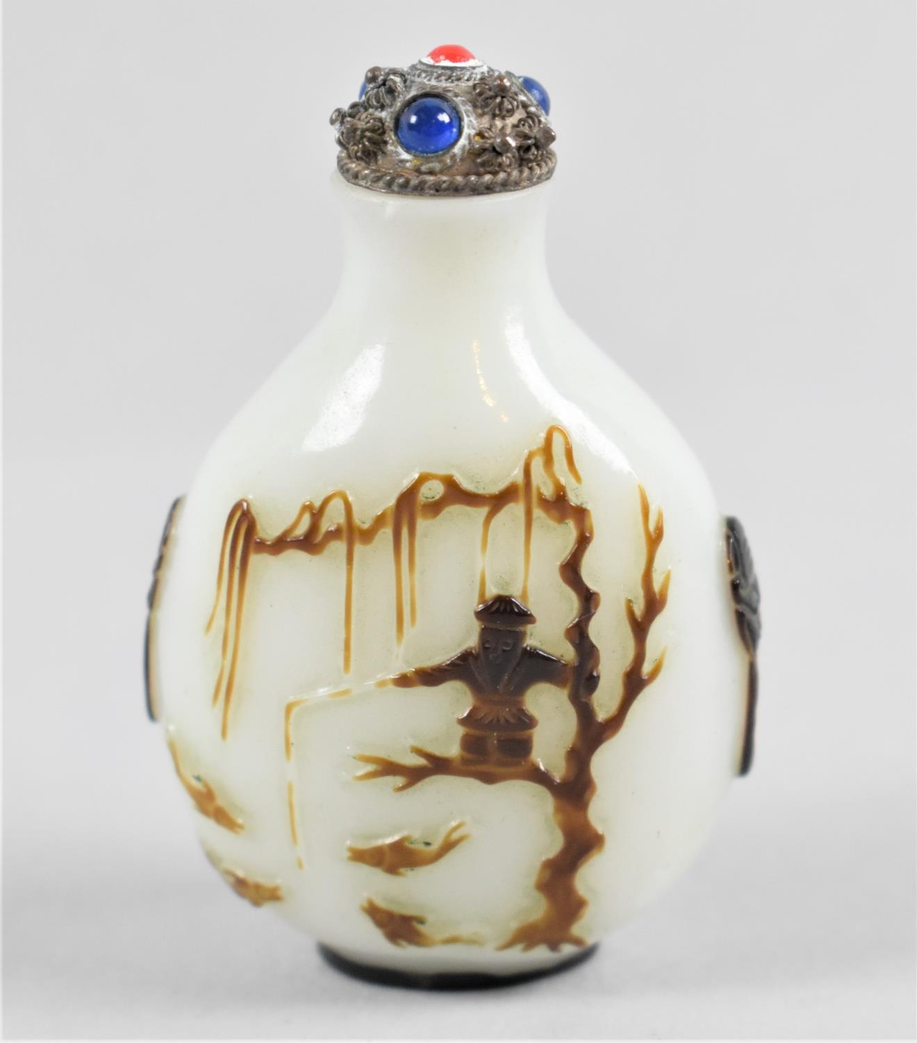 A Chinese Carved Peking Glass Snuff Bottle with Relief Carving Depicting Boy and Buffalo, White - Image 2 of 3