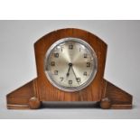 An Art Deco Oak Mantle Clock with Eight Day Movement, 24.5cm wide