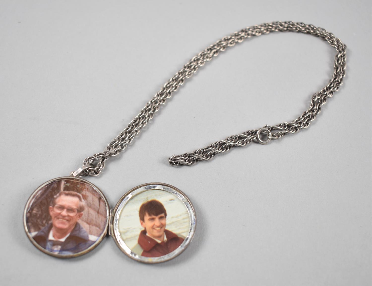 A Circular Silver Photo Locket on Chain - Image 3 of 3