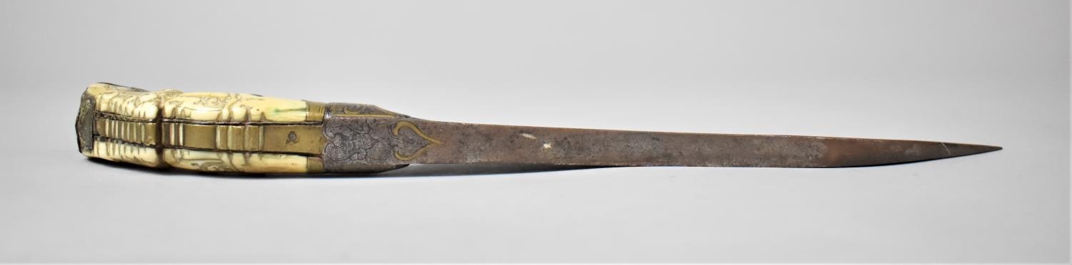 A Ceylonese Piha Kaetta Pistol Grip Dagger with Fullered Steel Blade and with Engraved and Gilt - Image 5 of 12