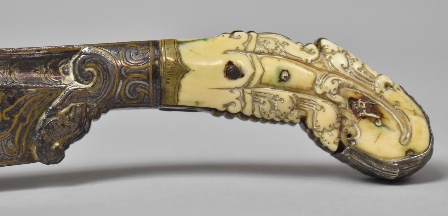 A Ceylonese Piha Kaetta Pistol Grip Dagger with Fullered Steel Blade and with Engraved and Gilt - Image 10 of 12