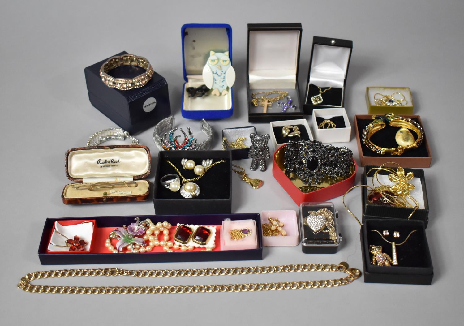 A Collection of Costume Jewellery