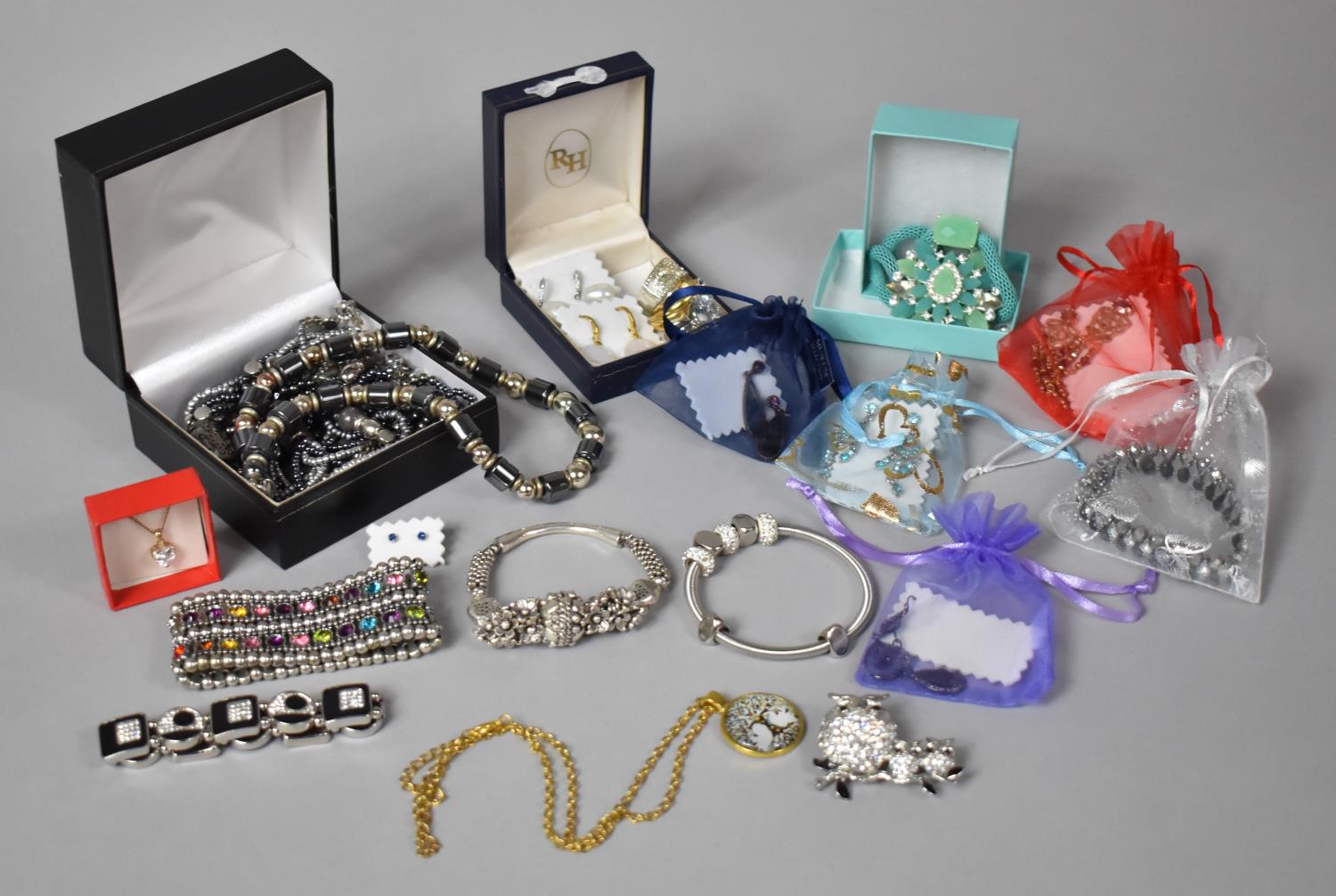 A Collection of Costume Jewellery