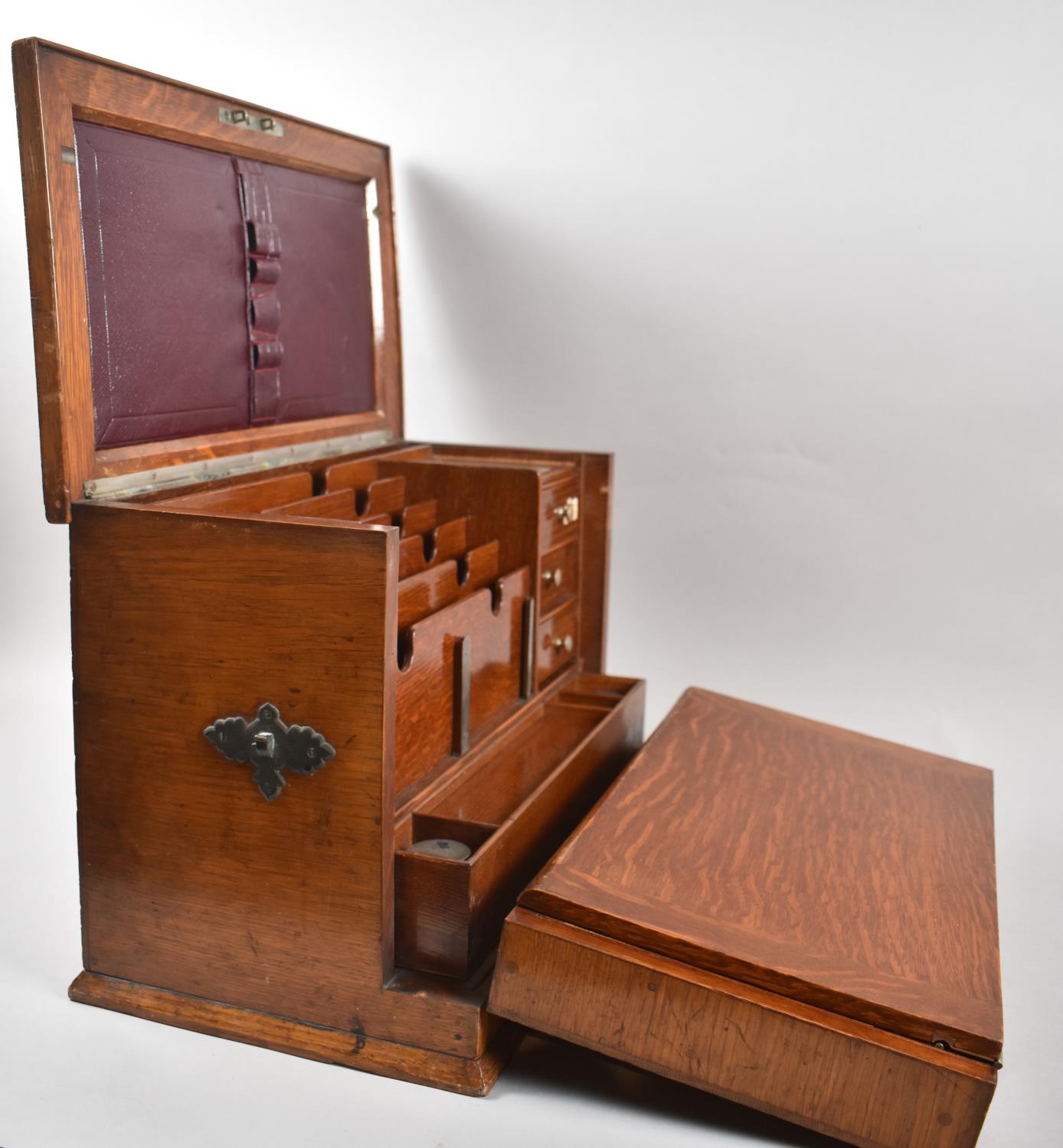 A Late Victorian/Edwardian Oak Writing Box with Hinged Lid to Fitted Interior with Five Division - Image 3 of 5