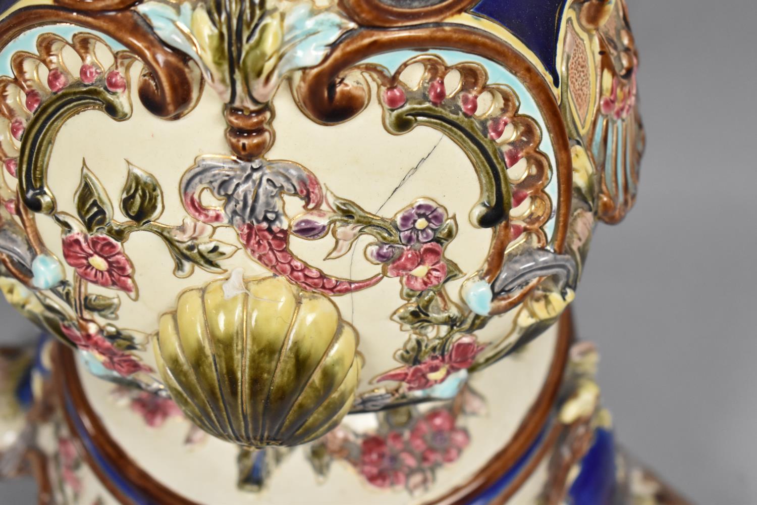A Continental Majolica Jardiniere Stand with Moulded Shell Decoration In Multicoloured Enamels, Some - Bild 3 aus 3