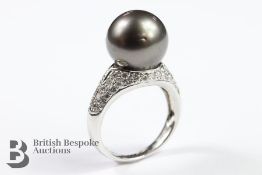 18ct White Gold South Sea Pearl and Diamond Ring