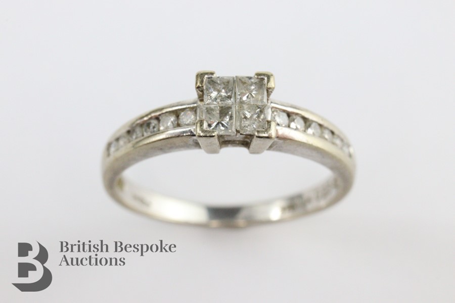 9ct Gold Diamond Cluster Ring - Image 2 of 3