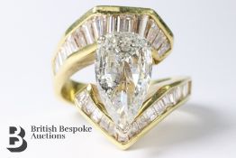 An Impressive 18ct Yellow Gold Diamond Ring