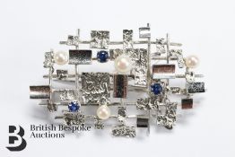 14 White Gold Sapphire and Pearl Abstract Brooch