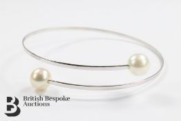 18ct White Gold and Pearl Torque Bracelet and Ring