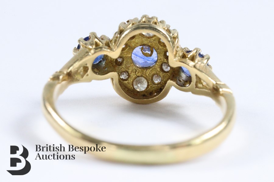 18ct Yellow Gold Cornflower Blue Sapphire and Diamond Ring - Image 6 of 6