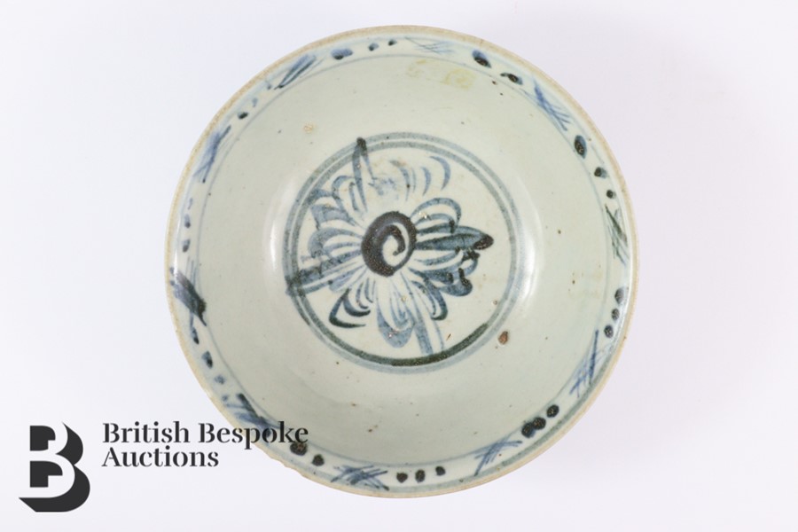 19th Century Blue and White Rice Bowl - Bild 2 aus 6