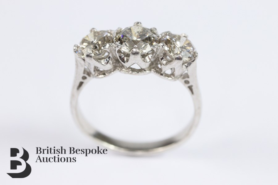 18ct Three Stone Diamond Ring - Image 4 of 6