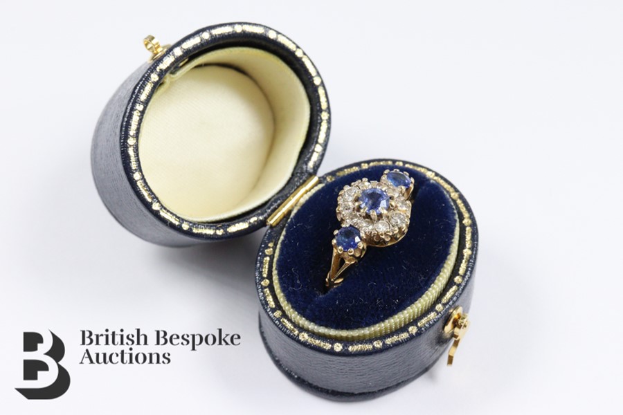 18ct Yellow Gold Cornflower Blue Sapphire and Diamond Ring - Image 5 of 6