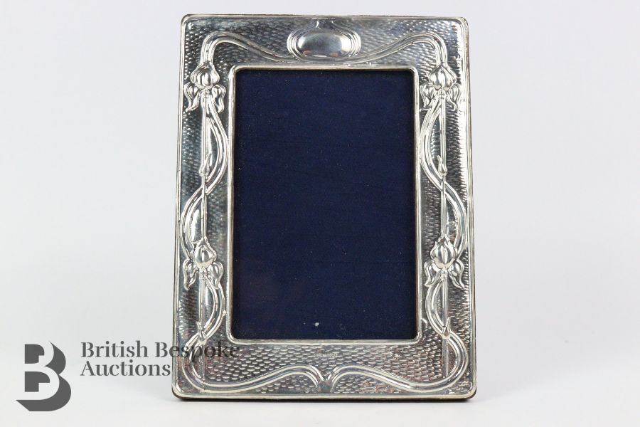 Silver Easel Back Picture Frame
