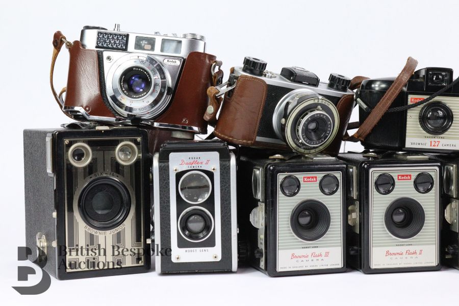 Quantity of Vintage Kodak Box Cameras - Image 2 of 3