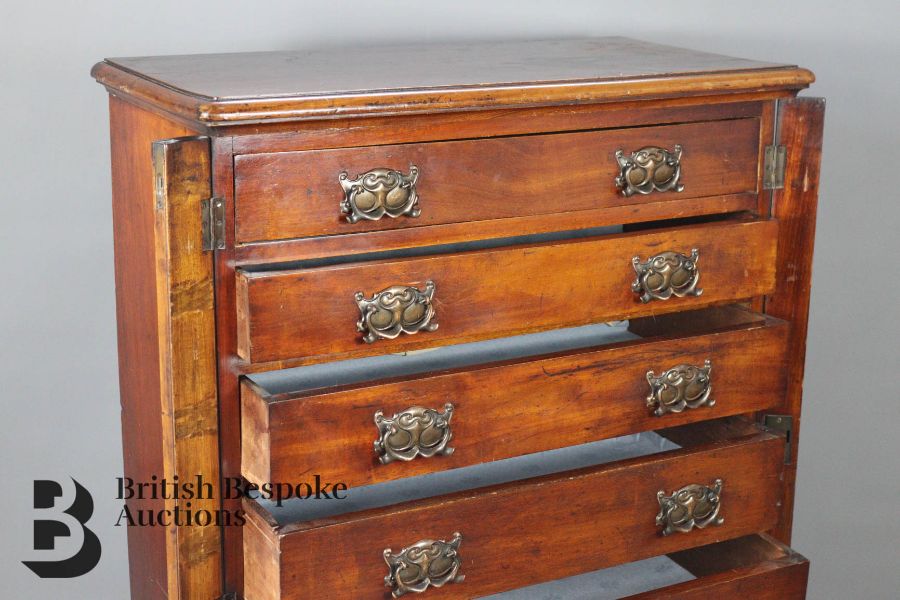 Late 19th Century Wellington Chest - Image 5 of 5