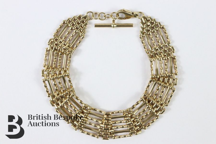 9ct Gold Gate Link Bracelet - Image 3 of 3