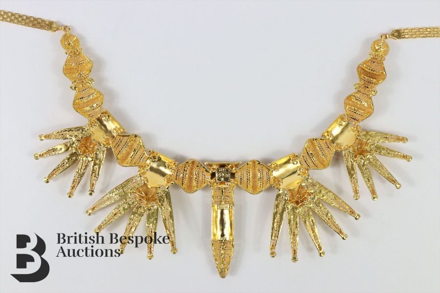 Indian 22ct Gold and Enamel Necklace - Image 4 of 7