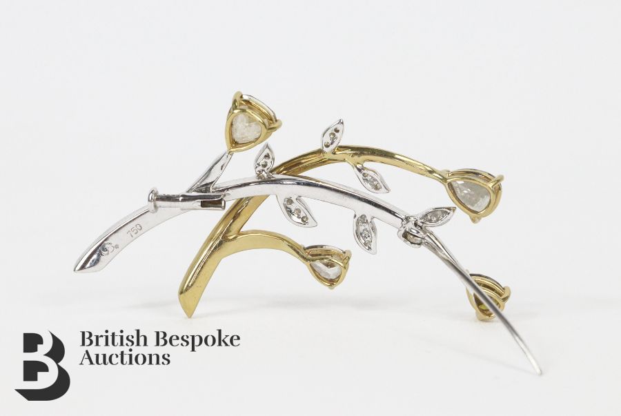 18ct White and Yellow Gold Coloured Diamond Brooch - Image 2 of 3