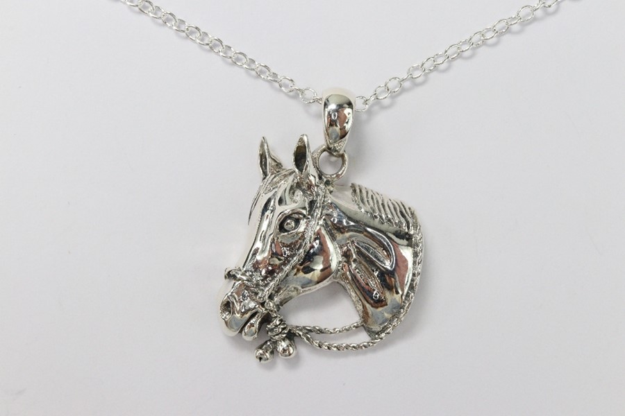 Silver Horse Pendant Necklace - Image 2 of 2