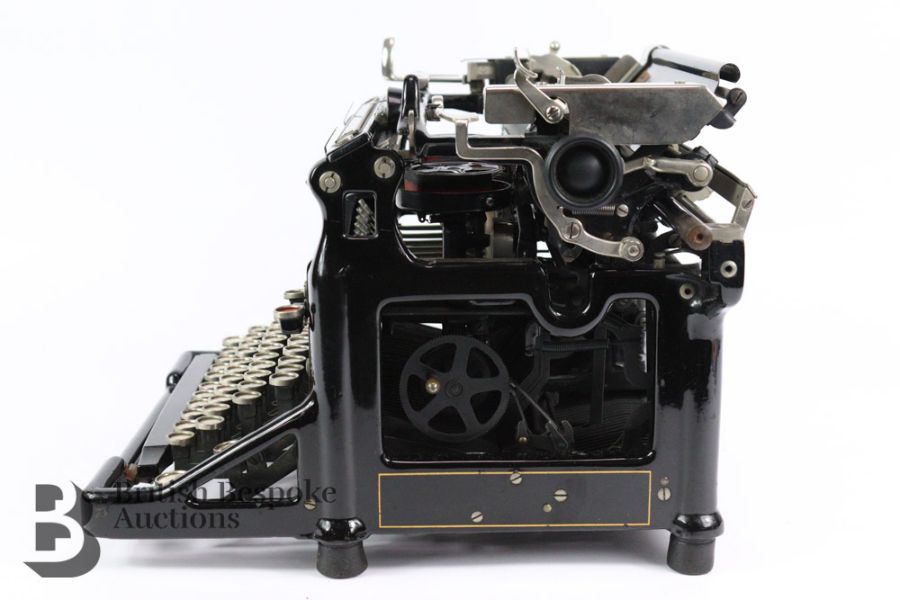 Vintage Underwood Typewriter - Image 4 of 5