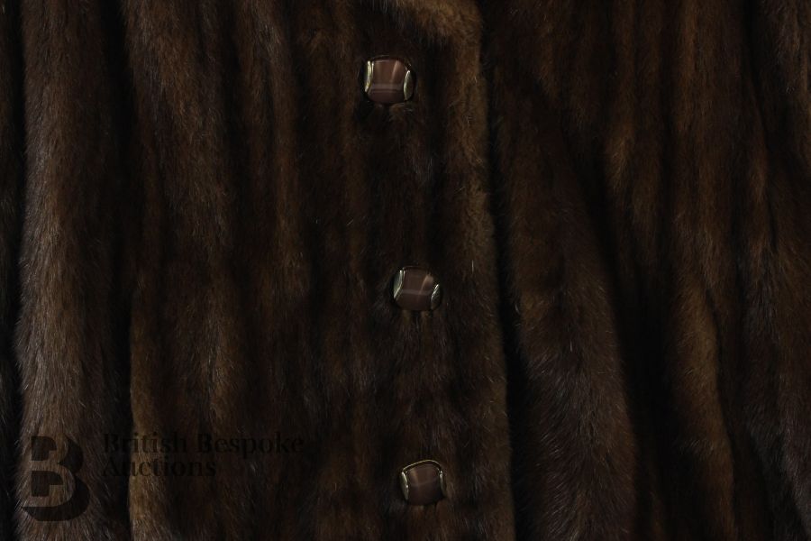 Ladies Fur Coat - Image 4 of 5