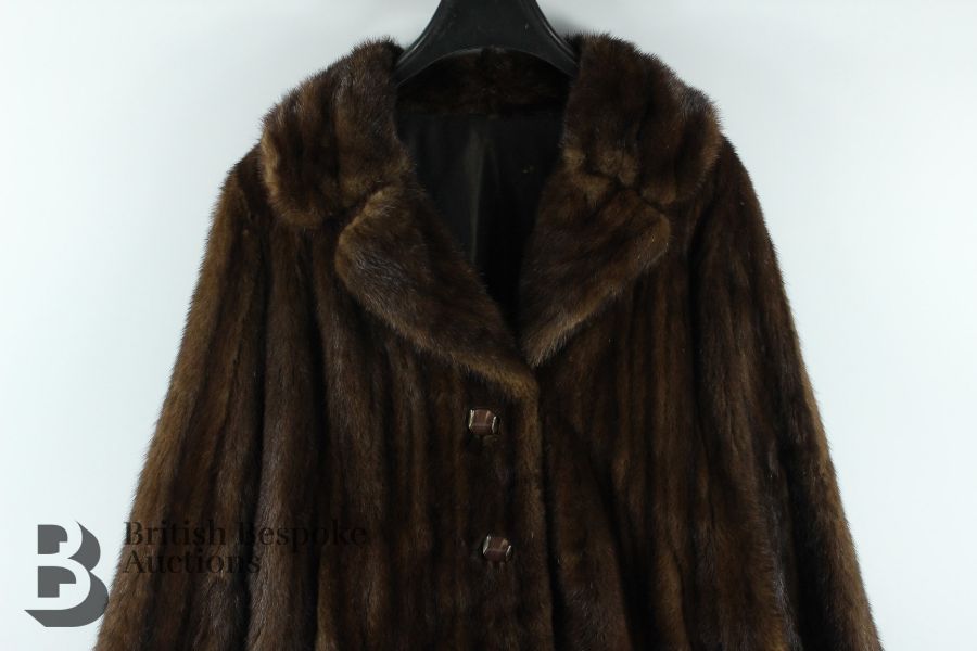 Ladies Fur Coat - Image 2 of 5