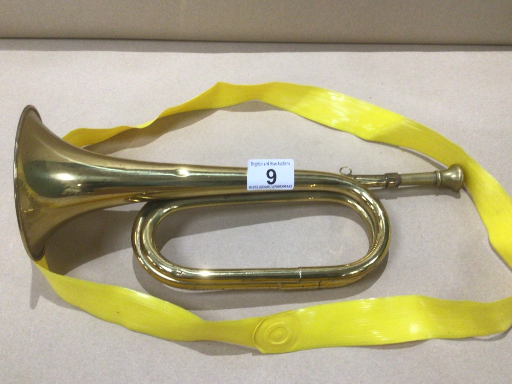 A VINTAGE BRASS BUGLE 35CM