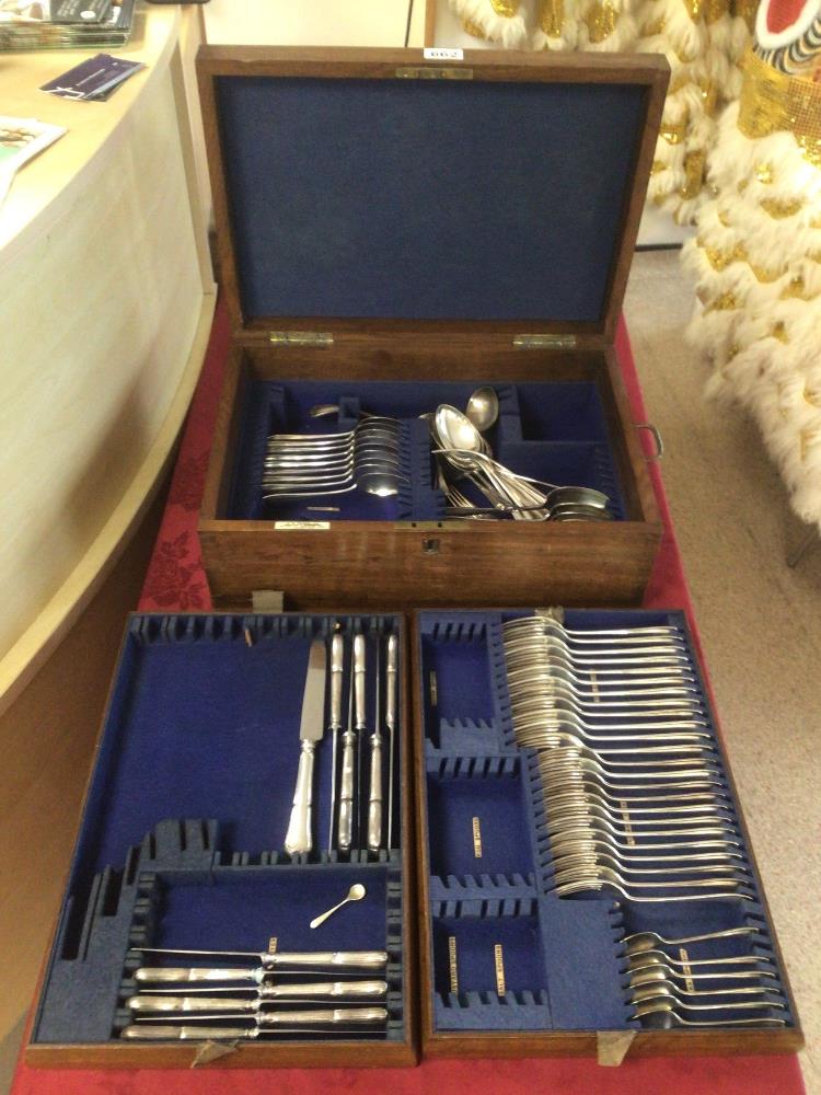 A PART SET OF VICTORIAN CANTEEN OF CUTLERY - Image 3 of 4