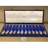 A SET OF TWELVE ART DECO HALLMARKED SILVER TEASPOONS BY COOPER BROS FOR JOHN PINCHES OF LONDON (