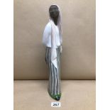 A LARGE SWEDISH CERAMIC FIGURE BY MARI SIMMULSON FOR UPSALA EKEBY (INDONISIAN WOMAN) 39CM