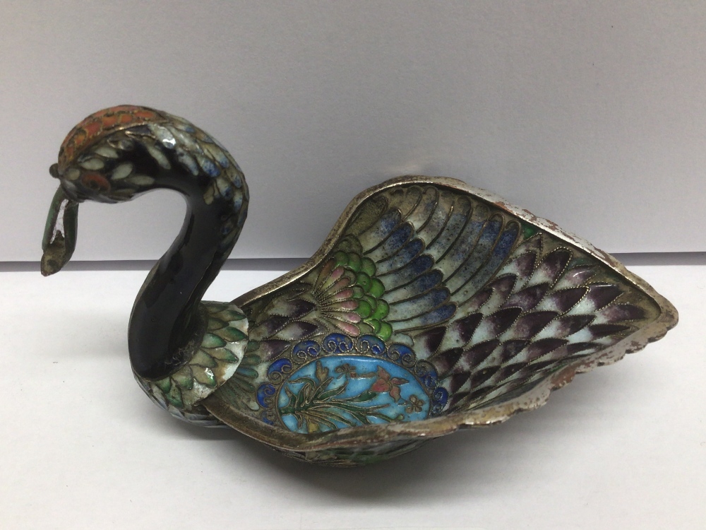 A CLOISONNE FORM OF A SWAN CATCHING A FISH 10CM - Image 2 of 4