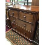 A VICTORIAN MAHOGANY TWO OVER TWO CHEST OF DRAWERS 96 X 100 X 50CM