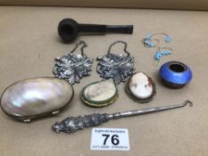 A MIXED LOT OF SMALL COLLECTABLES INCLUDES SILVER MOUNT WITH GUILLOCHE ENAMEL DECORATION A WHITE AND