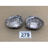 PAIR OF HALLMARKED SILVER EMBOSSED CIRCULAR PIN DISHES 29 GRAMS 1903 WILLIAM HENRY LEATHER