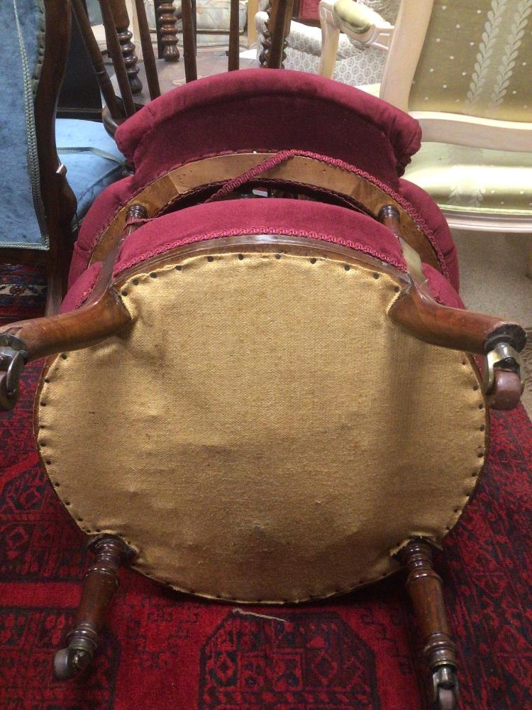 A VICTORIAN TUB CHAIR - Image 3 of 3