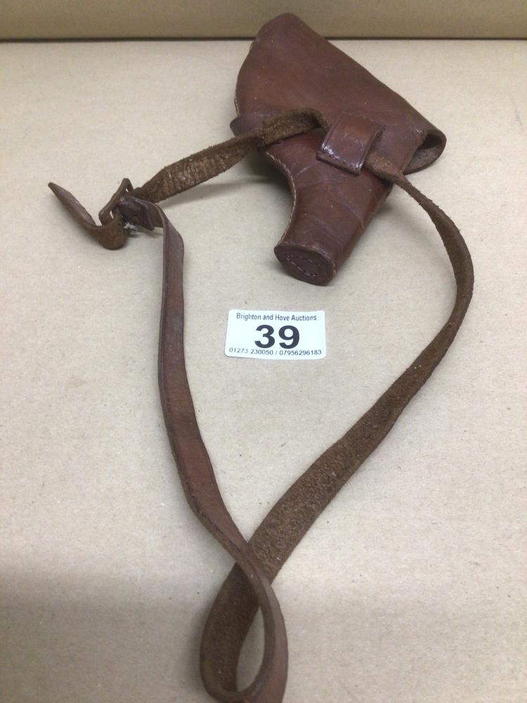 A VINTAGE LEATHER HOLSTER POSSIBLY FOL LUGER - Image 3 of 3