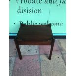 A VINTAGE MAHOGANY SQUARE SIDE TABLE BY WILLIAM MACLEAN 60 X 47 X 54CM