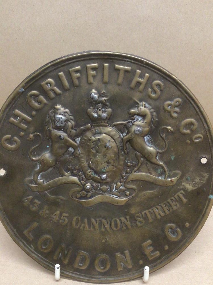 A 19TH/20TH CENTURY ROUND METAL WALL PLAQUE C.H GRIFFITHS & CO LONDON - Image 2 of 3