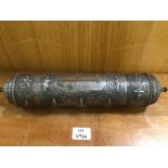 AN UNMARKED INDIAN SILVER SCROLL/DOCUMENT HOLDER WEIGHT 558 GRAMS, 40CM LONG