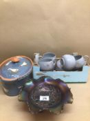MIXED BOX WITH DENBY (REFLECTIONS) AND CARNIVAL GLASS BOWL