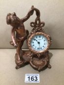 A GILDED VINTAGE SMALL MANTLE CLOCK BY THE NEWHAVEN CLOCK CO USA W/O 17CM, UK P&P £15