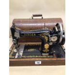 A VINTAGE HAND CRANK SEWING MACHINE BY SINGER (Y7672920), UK P&P £25