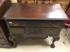 A VINTAGE MAHOGANY FOUR DRAWER ORNATE CHEST ON BALL AND CLAW FEET 90 X 45 X 80CM